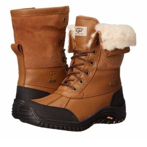 UGG Adirondack II Lace Up Boots. Never Worn. Size 8
